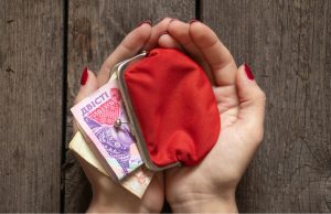 З 1 квітня українці отримуватимуть більше: мінімальна зарплата зростає до 8000 грн, а пенсії для працюючих – перерахують