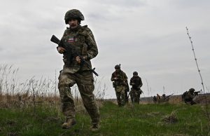 Триколісні мотоцикли та відсутність евакуації: як росіяни діяли під час штурму на Лиманському напрямку