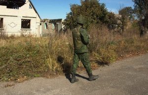 Окупанти у Шахтарську оголосили понад тисячу українських квартир «безгосподарними»