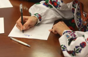 «Живе слово має силу єднати»: як мешканці Лиманської громади підкорили радіодиктант пошани та відданості