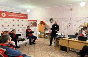 Лиманські експерти провели захід із мінної безпеки для волонтерів