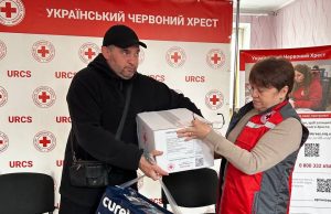 У Слов’янську продовжують видачу гуманітарної допомоги для переселенців з Лиманської громади