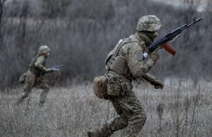 На Лиманському напрямку РФ посилила тиск авіабомбами, штурмами й дронами, жителів закликають евакуюватися